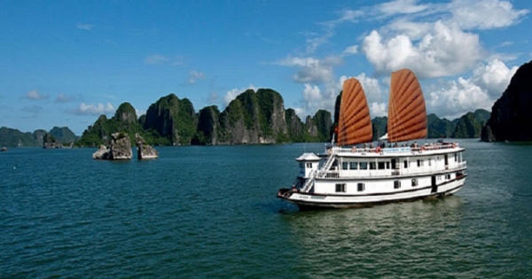 Quảng Ninh: 1 du khách tử vong khi tham quan vịnh Hạ Long