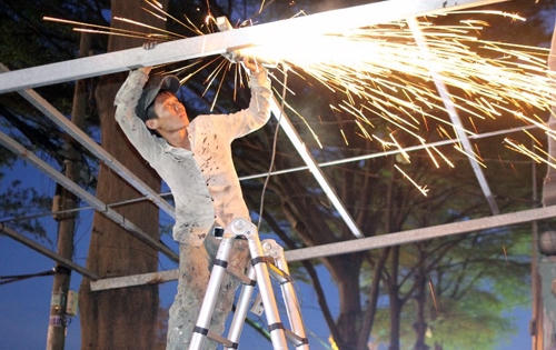 Nữ chủ tịch phường ở Sài Gòn 'mạnh tay' với tái chiếm vỉa hè