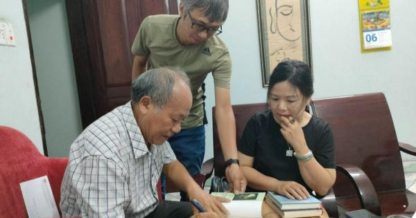 Gặp ”người vùng mỏ” Trần Nhuận Minh Gặp ”người vùng mỏ” Trần Nhuận Minh