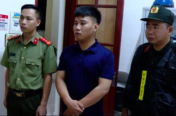 Khởi tố thêm 2 đối tượng trong vụ lừa đảo chiếm đoạt hơn 15 tỉ đồng Khởi tố thêm 2 đối tượng trong vụ lừa đảo chiếm đoạt hơn 15 tỉ đồng