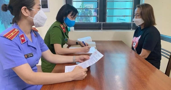 Yên Bái: Khởi tố người phụ nữ mua bán rắn hổ chúa