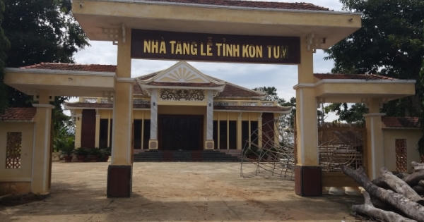 Kon Tum: Tỉnh nghèo xây nhà tang lễ hơn chục tỷ chỉ để... ngắm Kon Tum: Tỉnh nghèo xây nhà tang lễ hơn chục tỷ chỉ để... ngắm