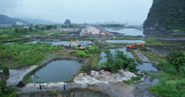 Quảng Ninh: Cưỡng chế giải phóng mặt bằng, triển khai thi công đường nối Vũng Đục đến phường Cẩm Sơn Quảng Ninh: Cưỡng chế giải phóng mặt bằng, triển khai thi công đường nối Vũng Đục đến phường Cẩm Sơn