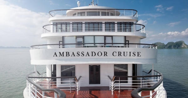 Quảng Ninh: Cách ly riêng biệt toàn bộ du khách và thuyền viên trên tàu du lịch Ambassador Cruisse