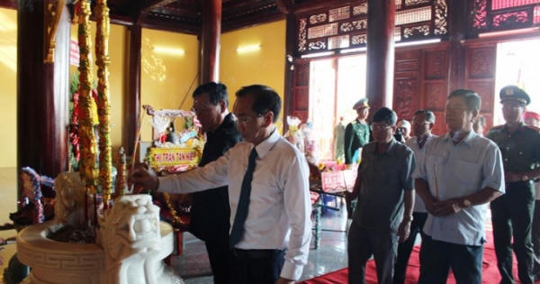 Dâng hương Giỗ Tổ Hùng Vương ở Kiên Giang Dâng hương Giỗ Tổ Hùng Vương ở Kiên Giang
