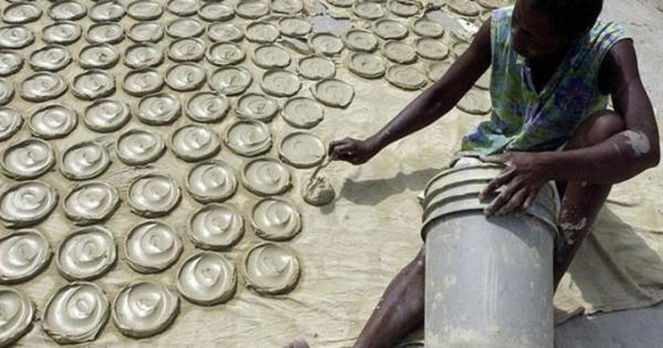 Đến Haiti nếm thử món bánh quy làm bằng đất