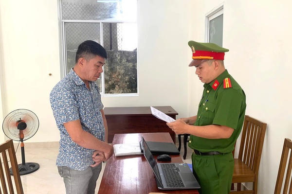 Tự ý chuyển nhượng đất dự án cho người khác để chiếm đoạt hơn 2,3 tỷ đồng Tự ý chuyển nhượng đất dự án cho người khác để chiếm đoạt hơn 2,3 tỷ đồng