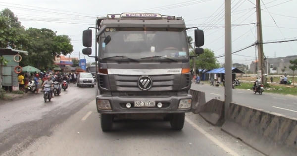 Bình Dương: Nam sinh viên bị xe ben cán tử vong trên đường tới trường