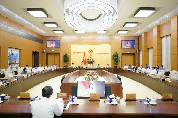 Bộ trưởng Trần Kim Sơn lý giải việc cấm giáo viên dạy thêm học sinh chính khóa Bộ trưởng Trần Kim Sơn lý giải việc cấm giáo viên dạy thêm học sinh chính khóa