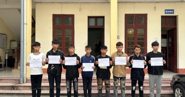 Lạng Sơn: Triệu tập nhóm nam sinh đầu trần lạng lách, đánh võng “trêu” CSGT Lạng Sơn: Triệu tập nhóm nam sinh đầu trần lạng lách, đánh võng “trêu” CSGT
