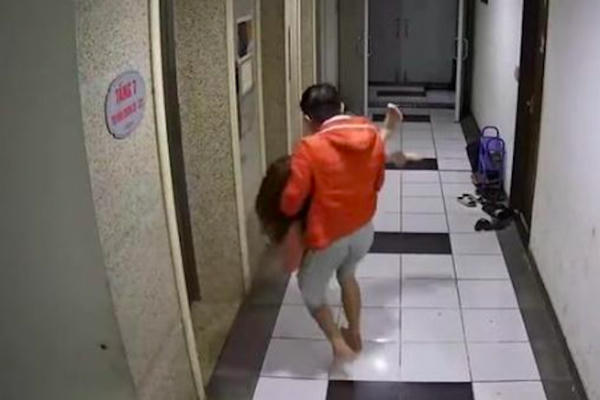 Đã bắt được gã chồng dùng kiếm dài hơn 1m đâm vợ tử vong khi đang lẩn trốn tại Hà Nội