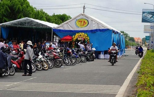 Báo động tư duy “nhờ nhau một tí” Báo động tư duy “nhờ nhau một tí”