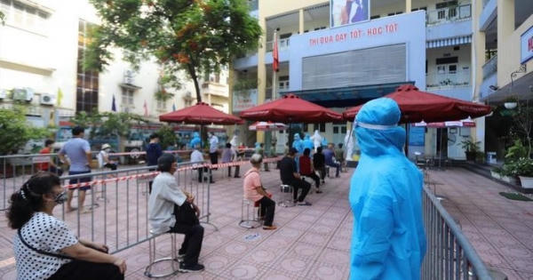 6.600 học sinh mắc COVID-19, vì sao TPHCM quyết không dời ngày khai giảng?