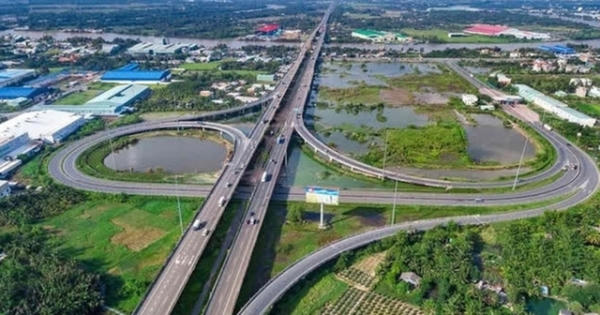 Thủ tướng yêu cầu đẩy nhanh tiến độ các công trình, dự án quan trọng quốc gia