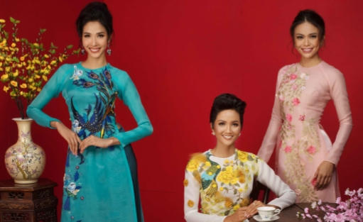 Bộ ảnh chúc xuân 2018 của dàn Hoa hậu Hoàn vũ