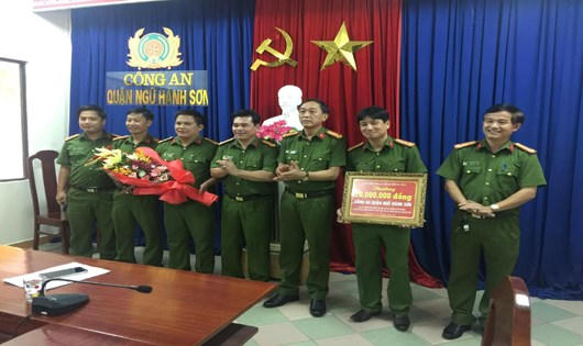 Đà Nẵng: "Thưởng nóng" chuyên án phá hàng loạt vụ cướp giật