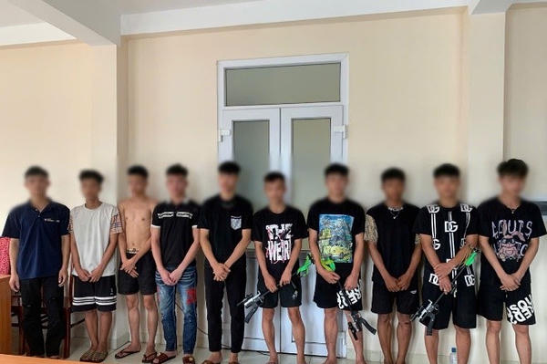 Khởi tố hai nhóm đối tượng đánh nhau, gây rối trật tự công cộng tại xã Ba Vì