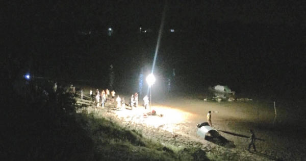 Bé gái 7 tuổi bị nước cuốn trôi trên sông Hiếu Bé gái 7 tuổi bị nước cuốn trôi trên sông Hiếu