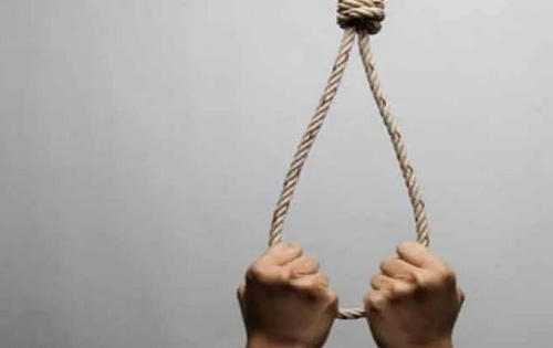 Trung úy công an tử vong trong tư thế treo cổ tại nhà vệ sinh