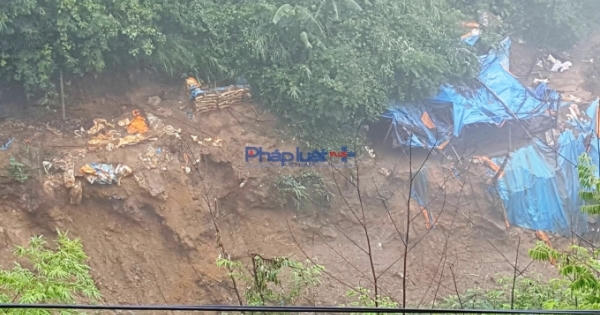 TRỰC TIẾP - Sập bãi vàng ở Lào Cai: Khiêng mỗi thi thể ra ngoài hết 30 triệu đồng