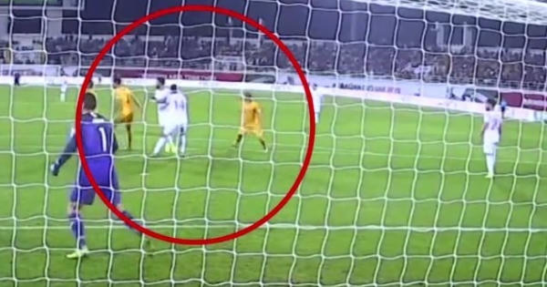 Xem quả penalty "ma" khó hiểu nhất tại Asian Cup 2019