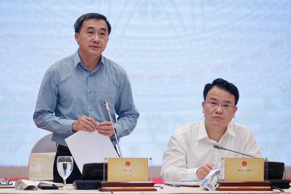 Phấn đấu mục tiêu toàn dân sẽ được khám sức khỏe miễn phí hàng năm Phấn đấu mục tiêu toàn dân sẽ được khám sức khỏe miễn phí hàng năm