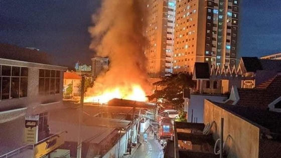 Cháy lớn ở xưởng gỗ tại TP Vũng Tàu gây thiệt hại hàng chục tỷ đồng Cháy lớn ở xưởng gỗ tại TP Vũng Tàu gây thiệt hại hàng chục tỷ đồng