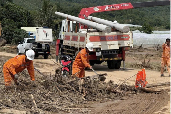 Công an điều tra sự cố vỡ hồ chứa nước trên núi ở Lâm Đồng khiến một bé gái tử vong