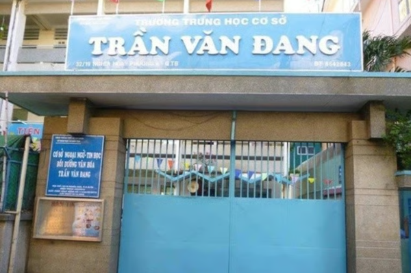 Xem xét kỷ luật thầy giáo bắt học sinh dậy lúc 5h sáng
