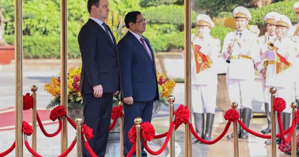 Chùm ảnh: Thủ tướng Phạm Minh Chính chủ trì lễ đón, hội đàm với Thủ tướng Belarus