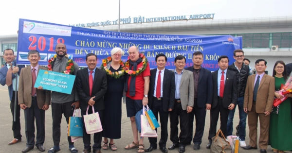 Huế chào đón những du khách đầu tiên năm 2018