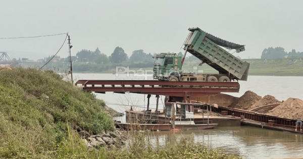 Bến thủy nội địa không phép ngang nhiên tồn tại dọc sông Lục Nam