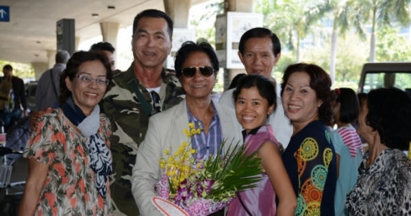 Chế Linh lần đầu họp báo tại TP Hồ Chí Minh để công bố Liveshow