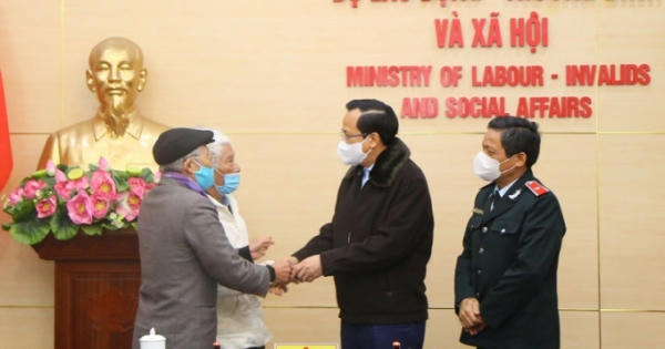 Truy trả 47 năm tiền chế độ thương binh cho cụ 75 tuổi ở buổi tiếp dân