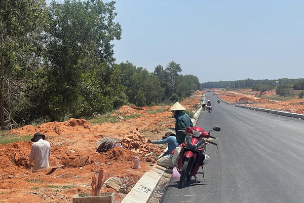 Gói thầu số 15 của công trình Nâng cấp đường Trân Quý Cáp tại Bình Thuận bị hủy