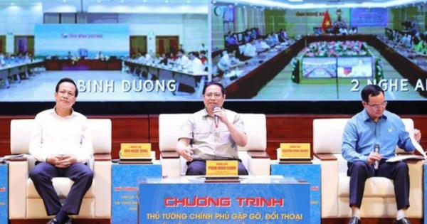 Thủ tướng trực tiếp giải đáp nhiều băn khoăn, khúc mắc của công nhân Thủ tướng trực tiếp giải đáp nhiều băn khoăn, khúc mắc của công nhân