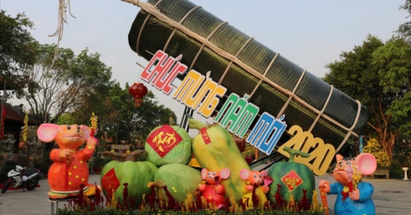 Bí mật bên trong đòn bánh tét "khổng lồ" sẽ đãi người nghèo ăn Tết
