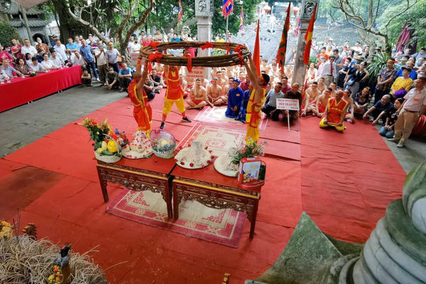 Sôi động lễ hội truyền thống đền Trấn Vũ năm 2025