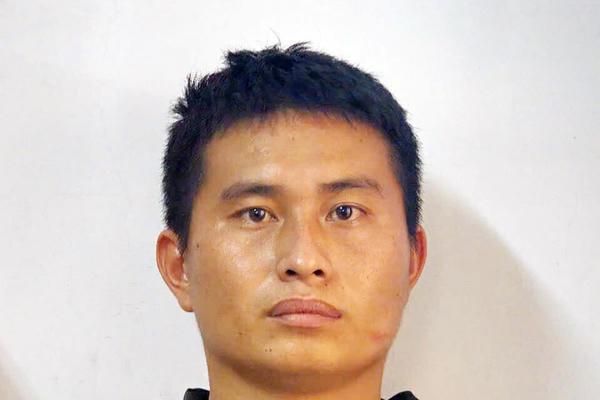 Khởi tố tài xế trong vụ 3 cuộn vải bạt rơi khỏi ô tô đè chết nam bảo vệ Khởi tố tài xế trong vụ 3 cuộn vải bạt rơi khỏi ô tô đè chết nam bảo vệ