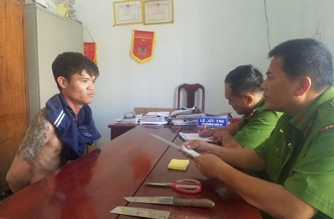 Khánh Hòa: Khống chế đối tượng nghi do sử dụng ma túy, cầm dao đuổi chém hàng xóm