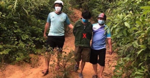 Tóm gọn đối tượng buôn hàng cấm đang băng rừng trốn nã