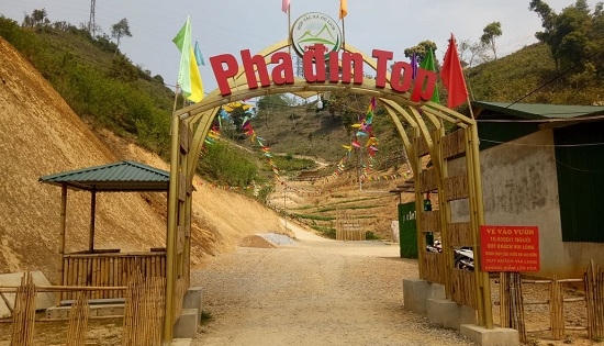 Chiêm ngưỡng cảnh đẹp hoang sơ trên đỉnh đèo Pha Đin huyền thoại