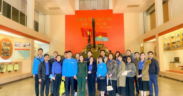 Tiếp tục giáo dục truyền thống cách mạng cho thế hệ trẻ Bộ Tư pháp Tiếp tục giáo dục truyền thống cách mạng cho thế hệ trẻ Bộ Tư pháp