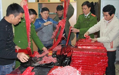 Yêu cầu công an các tỉnh quyết liệt ngăn ngừa đốt pháo đêm Giao thừa Yêu cầu công an các tỉnh quyết liệt ngăn ngừa đốt pháo đêm Giao thừa