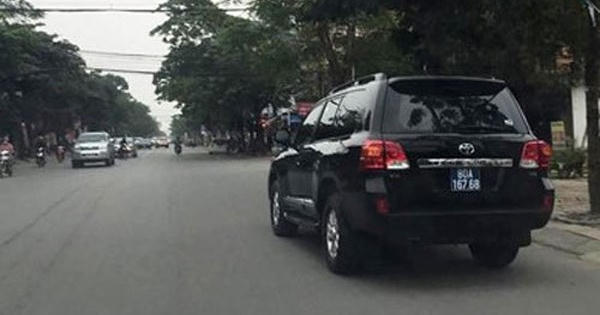 Hai xế hộp Land Cruiser VX doanh nghiệp tặng được tỉnh Nghệ An bán đấu giá