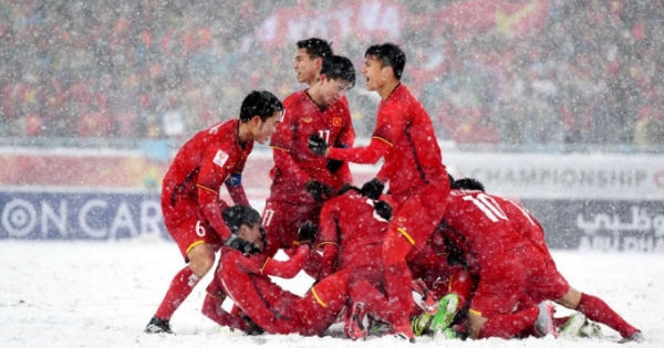 Quang Hải hụt Cầu thủ xuất sắc nhất: Đùa sao, chỉ AFC mới vậy!
