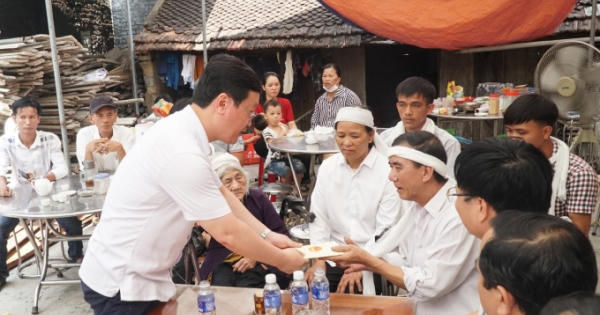 Truy tặng Huy hiệu Tuổi trẻ dũng cảm cho nam sinh viên quên mình cứu 3 bạn đuối nước