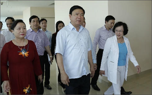 Bí thư Đinh La Thăng: 'Bệnh nhân kêu ca, Giám đốc BV chịu trách nhiệm'