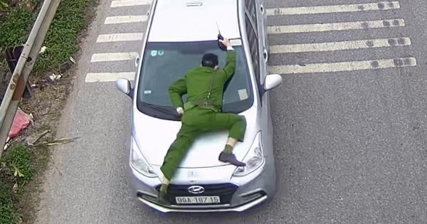 Bắc Giang: Khởi tố nam thanh niên điều khiển xe "ép" cán bộ Cảnh sát nhảy lên nắp capo