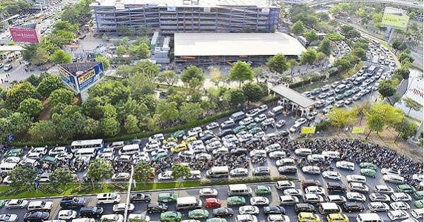 Cơ sở hạ tầng “chạy đua” không kịp tốc độ phát triển du lịch